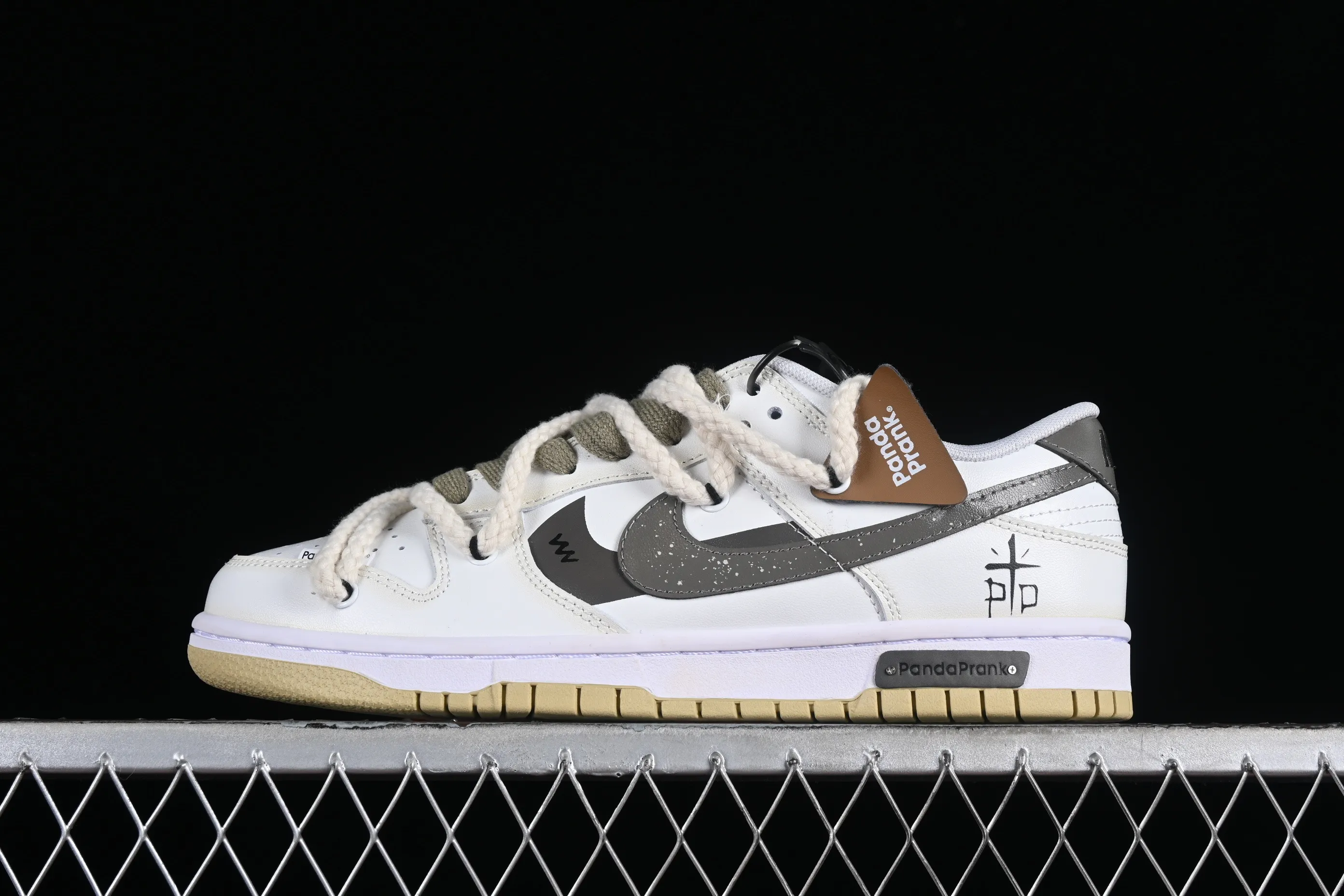 All categories Nk SB Dunk series Nk SB Dunk Low low-top sneakers Nk Dunk Low Panda Prank-Street Racing Flying Cloud Top SB strap low-top casual sneakers DV0833-100